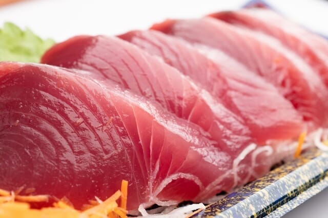 カツオの刺身